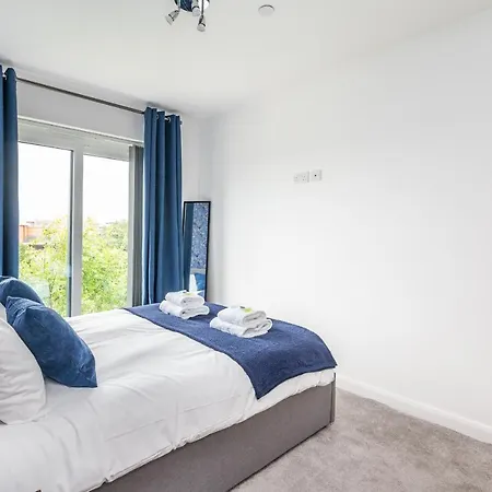 Daire Pass The Keys Modern, Light And Airy 2 Bed Apt With Free Parking *