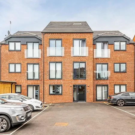 Pass The Keys Modern, Light And Airy 2 Bed Apt With Free Parking Daire *