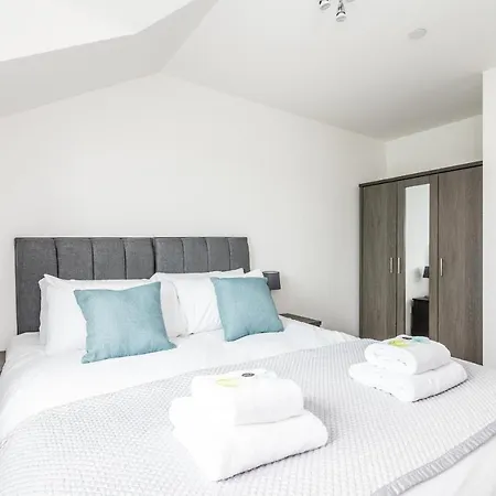 Pass The Keys Modern, Light And Airy 2 Bed Apt With Free Parking York
